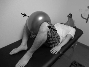 股関節内転筋トレーニング／ゴムボール100円